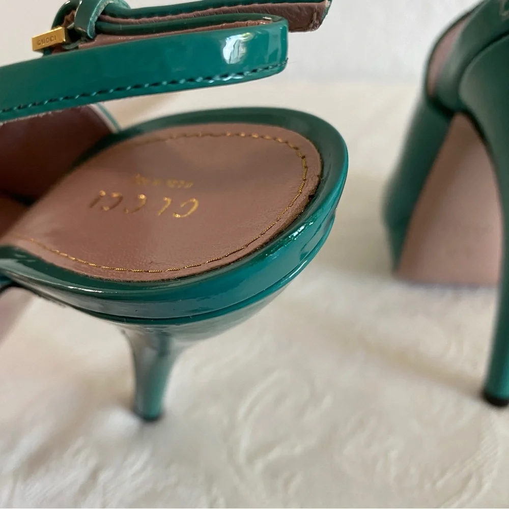Gucci blue green patent leather peep toe platform sandals